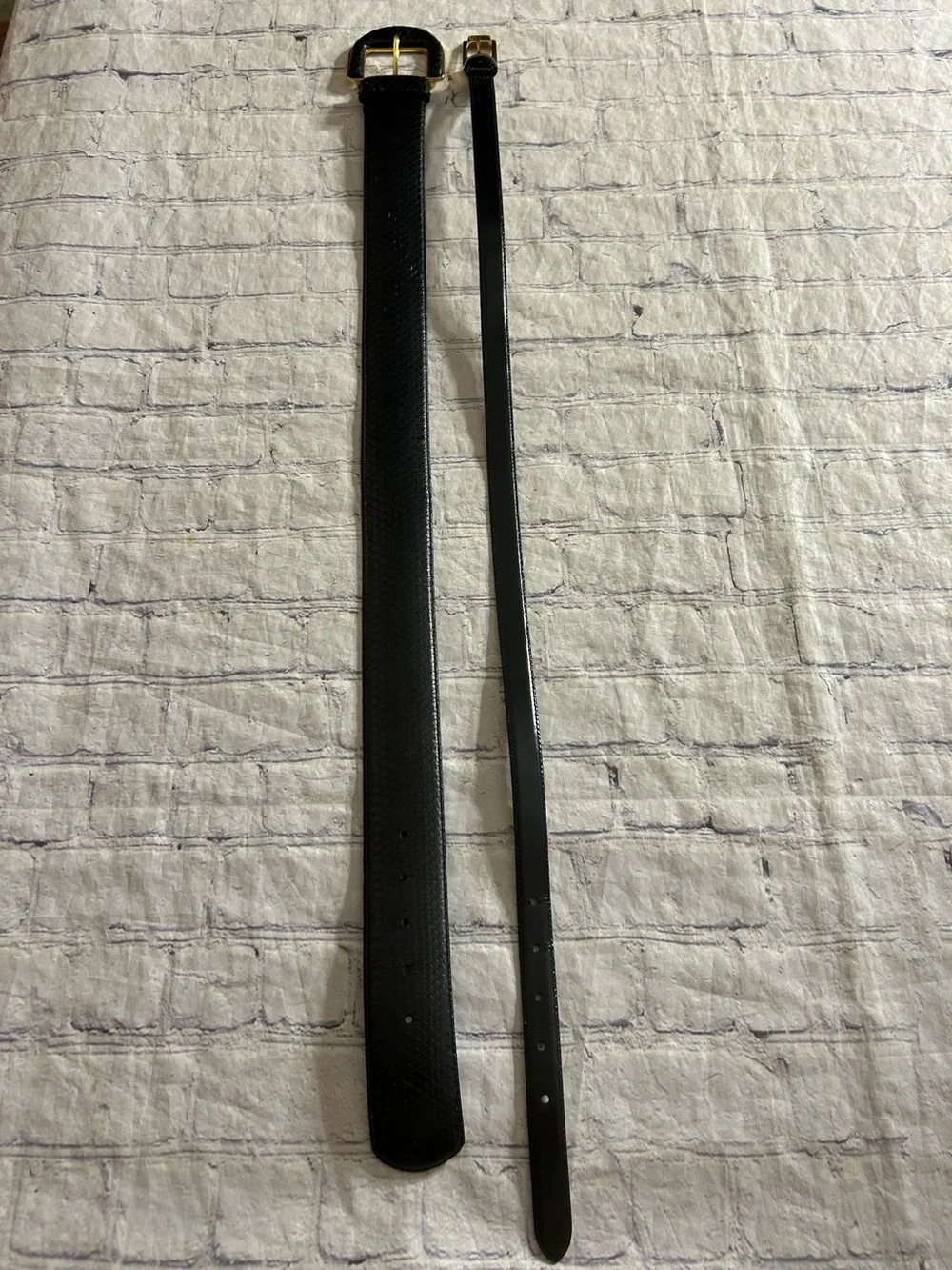 LIZ CLAIBORNE WIDE AND THIN BLACK LEATHER GOLD TONE BUCKLES WOMEN’S BELTS S&M